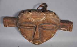 Tribaal "PANYA NGOMBE" masker van de PENDE, DR Congo , ca 1960