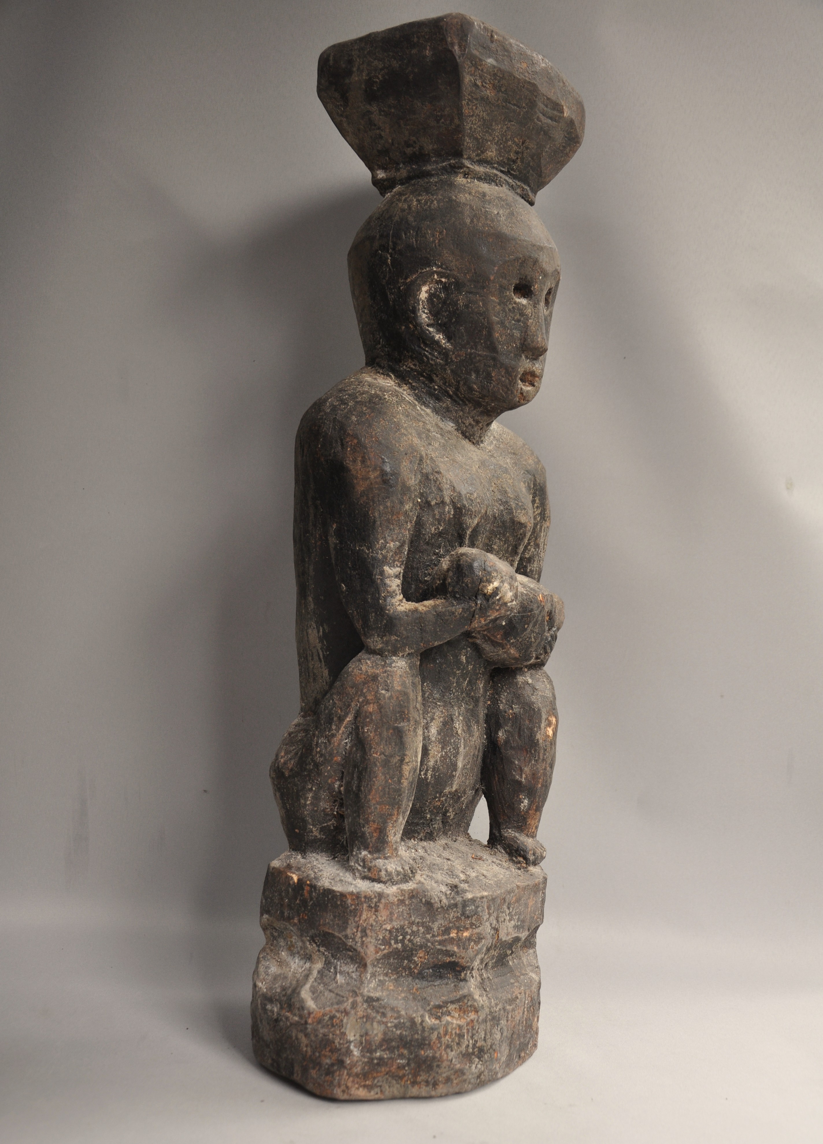Groot Bulul materniteitsbeeld, Ifugao, Filippijnen, 2e helft 20e eeuw