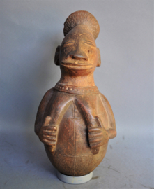 Terra cotta water pitcher from the MANGBETU, DR Congo, 2nd half 20th century