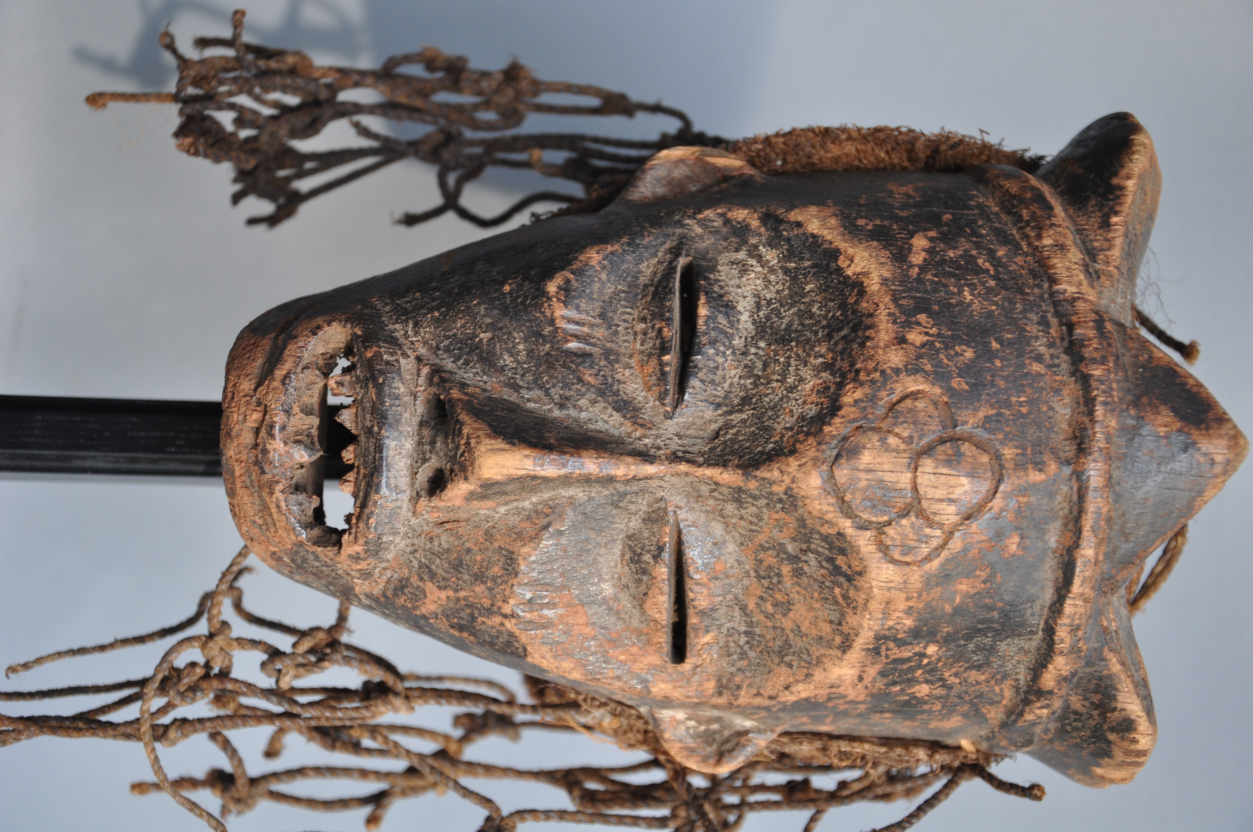 Chokwe Chikunza besnijdenis masker, 1900 - 1920