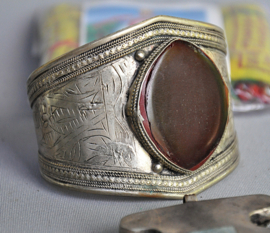 Tibetaanse/Nepal sieraden, Nepal, 2e helft 20e eeuw, (lot nr 7)