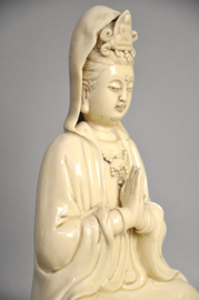 Prachtig Kwan Yin beeld van "blanc de Chine" porselein