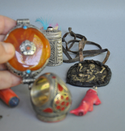 Lot Tibetaanse/Nepal sieraden, Nepal, 2e helft 20e eeuw ( lot 3)