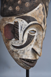 Mega groot Afbogho Mmuo masker, Igbo, Nigeria, jaren 70 vorige eeuw