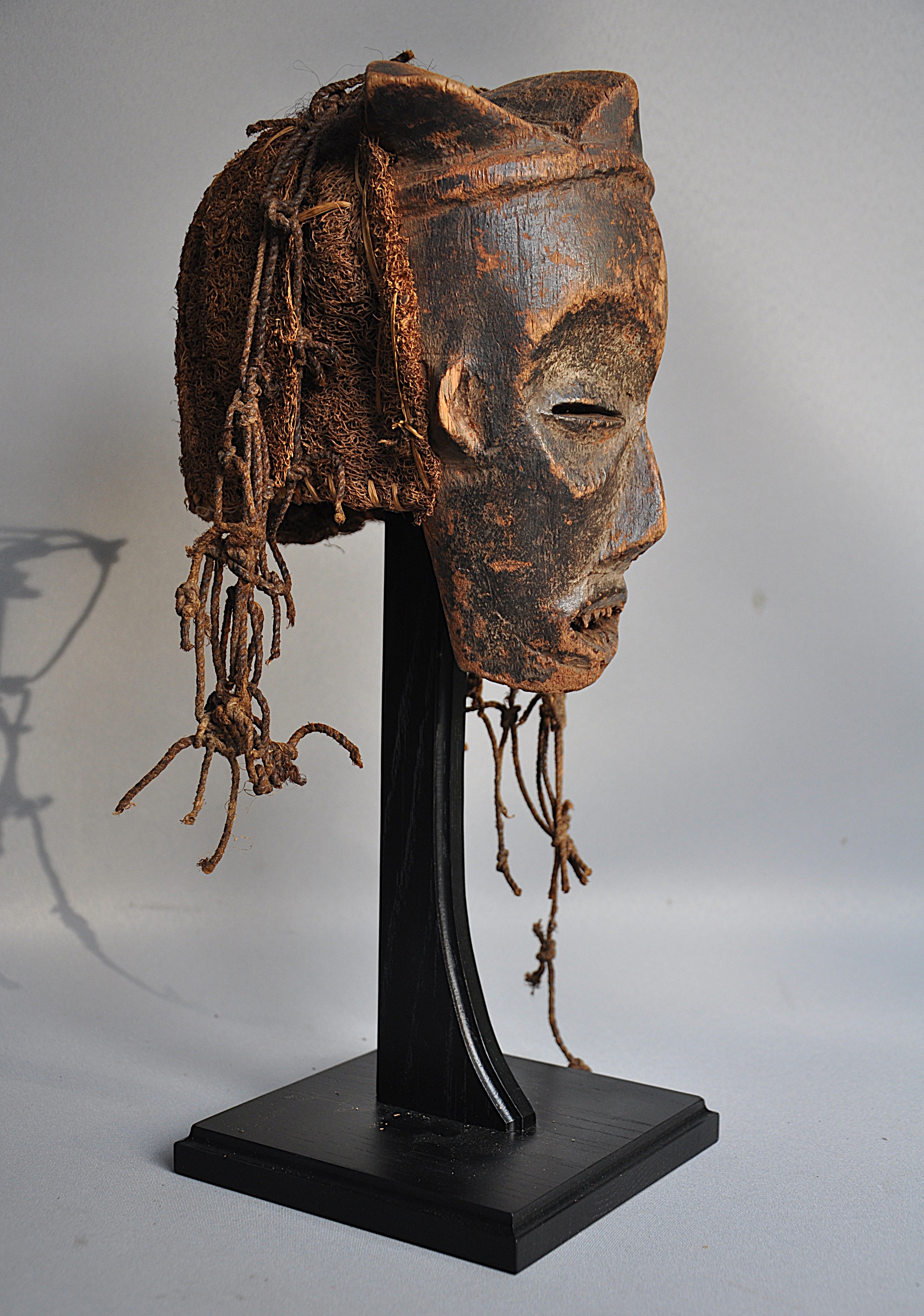 Chokwe Chikunza besnijdenis masker, 1900 - 1920