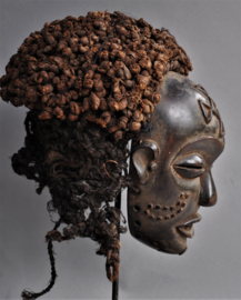 Decorative face mask of the CHOKWE, DR Congo, ca 1980