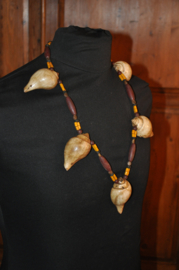 Ethnic necklace with pointy shells and glass beads; NAGA tribe, India