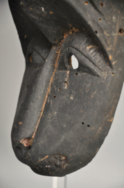 Doorleefd zoömorf festival masker, West Nepal, ca 1970