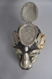 Decoratieve Apenschedel in Tibetaanse Stijl – Handgemaakt Ritueel Object