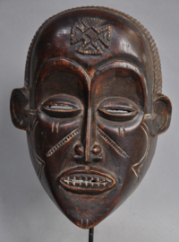 Beautiful sculpted CHOKWE facial mask, Angola, 2nd half 20th century