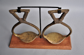 Zeldzame set oude bronzen stijgbeugels, Ashanti, Ghana, ca 1900