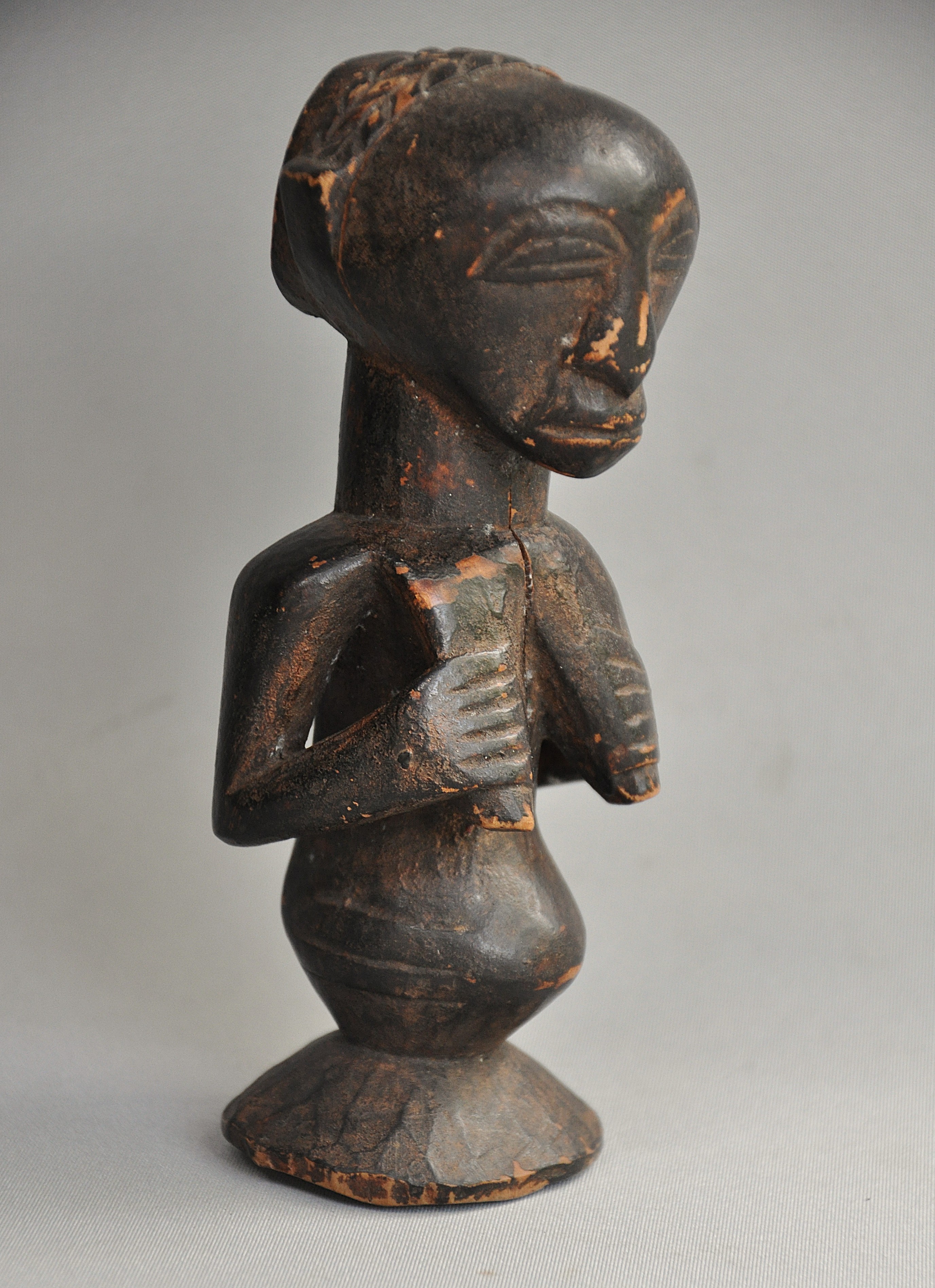 Sereen vrouwelijk voorouderbeeld, HEMBA, DR Congo, 1950-60