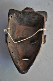 Older passport PENDE mask, D.R. Congo, approx. 1970