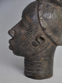 Bronzen kopje van koning OBA, regio Benin City, Nigeria, 21e eeuw