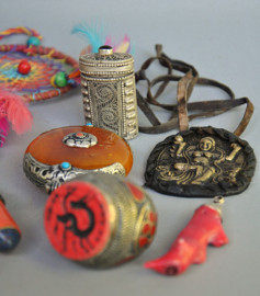 Lot Tibetaanse/Nepal sieraden, Nepal, 2e helft 20e eeuw ( lot 3)