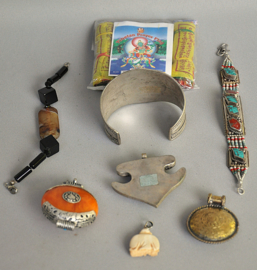 Tibetaanse/Nepal sieraden, Nepal, 2e helft 20e eeuw, (lot nr 7)