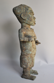 Groot bronzen beeld van een Enuch, regio Benin City, Nigeria,