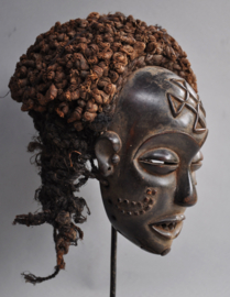 Decorative face mask of the CHOKWE, DR Congo, ca 1980