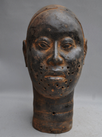 Large bronze head of king OBA, Ife, Benin City region, Nigeria, 21st century