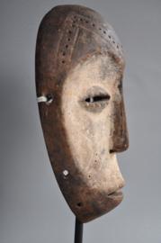 Ouder decoratief masker , LEGA, DR Congo, 1960-70