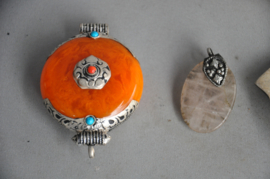 Lot Tibetaanse/Nepal sieraden, Nepal, 2e helft 20e eeuw ( lot 2 )
