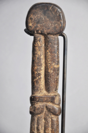 Authentieke oude ghurra, karnstokhouder, ritueel gebruiksvoorwerp