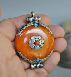 Tibetaanse/Nepal sieraden, Nepal, 2e helft 20e eeuw, (lot nr 7)