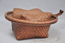 Beautiful woven basket for rice, IFUGAO, Philippines, 2nd half of the 20th century