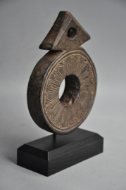 Zéér aparte karnstokhouder, ghurra, Nepal, 1940-50