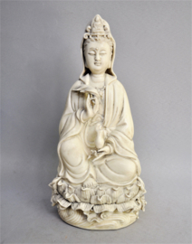 Prachtig Kwan Yin beeld van "blanc de Chine" porselein, 1960-70, China