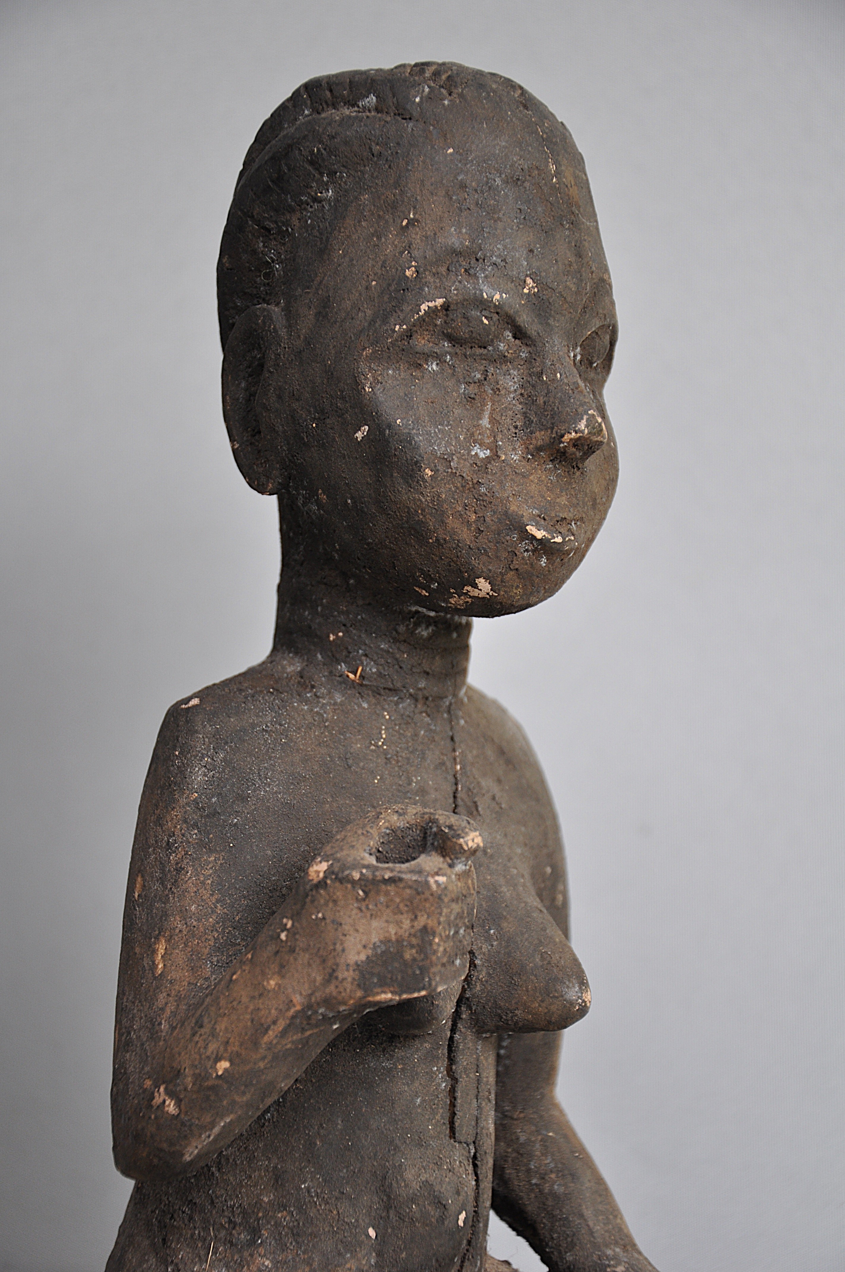 Vrouwelijk houten beeld, Akan, Ghana, ca 1960