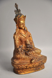 Vuurverguld bronzen beeld van Padmasambhava, Nepal, ca 1980