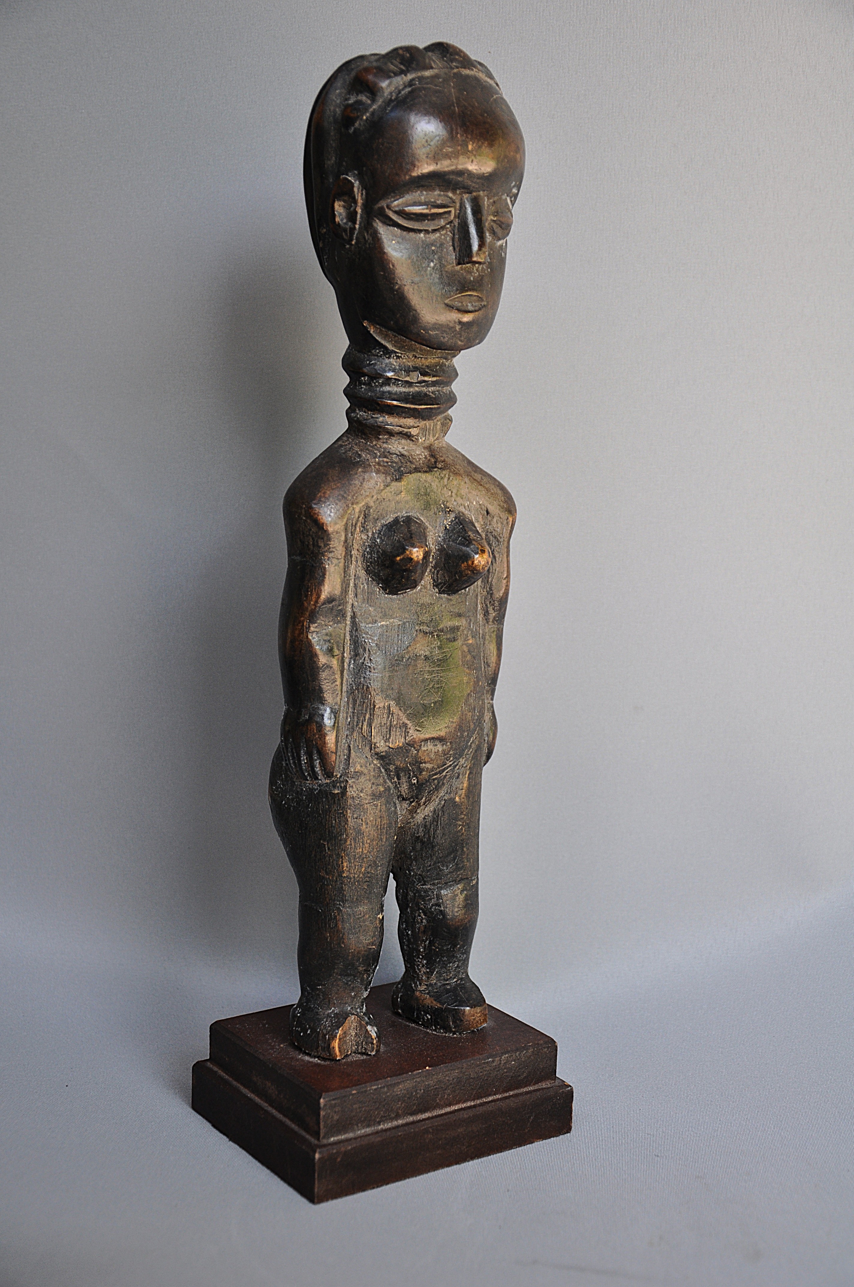Oud vrouwelijk beeld, AKAN/FANTE, Ghana, 1920-1940
