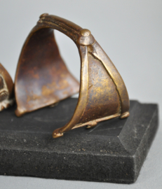 Zeldzaam! Twee bronzen meisjesarmbanden, Fra Fra, Ghana, 1e helft 20e eeuw