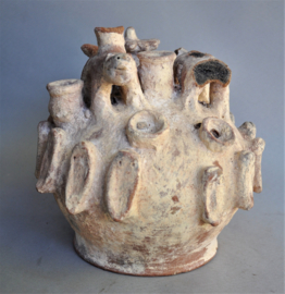 Zeldzaam altaarstuk van terra cotta, EWE, Ghana, ca 1960