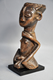 Older statue of a chief, NDENGESE, DR Congo, ca 1950