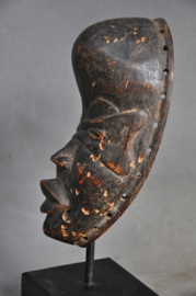Aged passport mask of the DAN tribe, Liberia, approx. 1950
