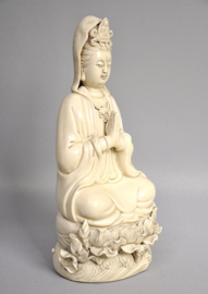 Prachtig Kwan Yin beeld van "blanc de Chine" porselein