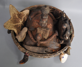 Rarely complete! Songye Kalundwe oracle basket, DR Congo, 1940-50