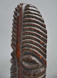 Grote benen talisman, Luba, DR Congo,  ca 1970