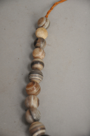 Halsketting van half edelstenen agaat kralen, Nepal, 21e eeuw