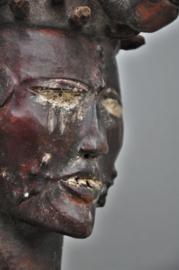 Met antilopenleer bekleedde EKOÏ figuur, Nigeria, 2e helft 20e eeuw