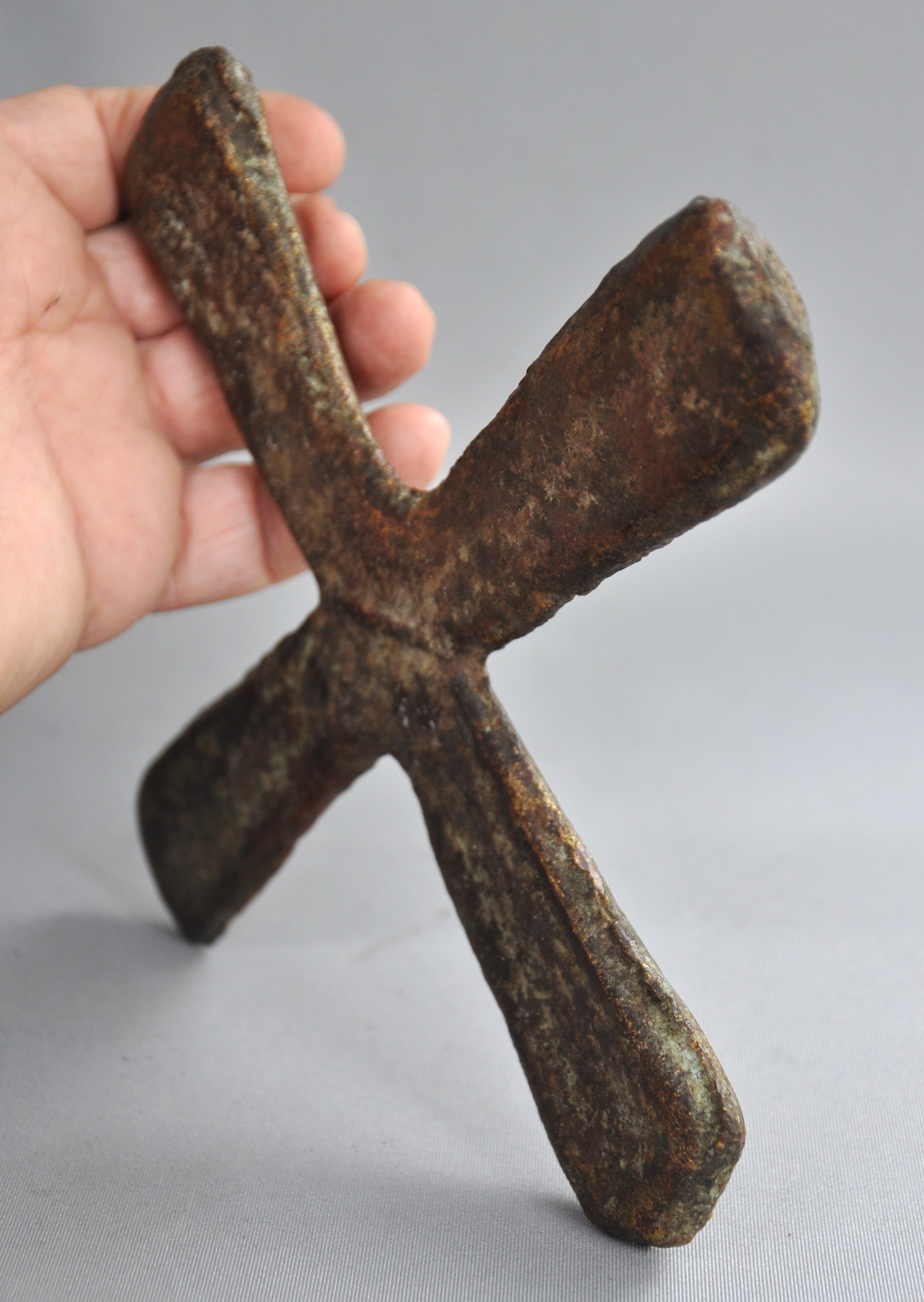 KATANGA CROSS, oud Congolees betaalmiddel van koper, DR Congo,