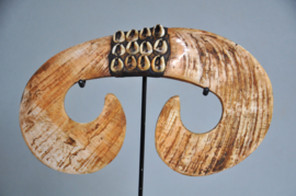 Dubbele BiPane, neusornament, ASMAT, Papoea Nieuw Guinea