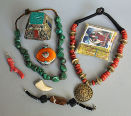 Lot Tibetaanse/Nepal sieraden, Nepal, 2e helft 20e eeuw ( lot 4)