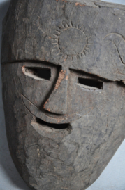 Shamaan masker met symbolen, Nepal, 2e helft 20e eeuw
