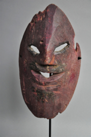 Oud jhakri/shamaan masker op standaard, Nepal, 1930-40