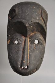 Doorleefd zoömorf festival masker, West Nepal, ca 1970