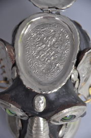 Decoratieve Apenschedel in Tibetaanse Stijl – Handgemaakt Ritueel Object