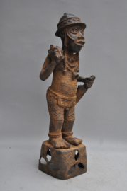 Bronzen Benin strijder, regio Benin City, Nigeria, 21e eeuw